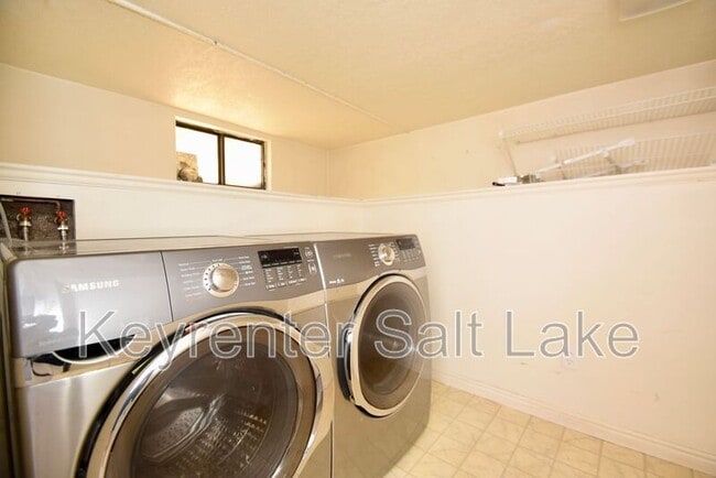 Building Photo - 1583 Princeton Ave S