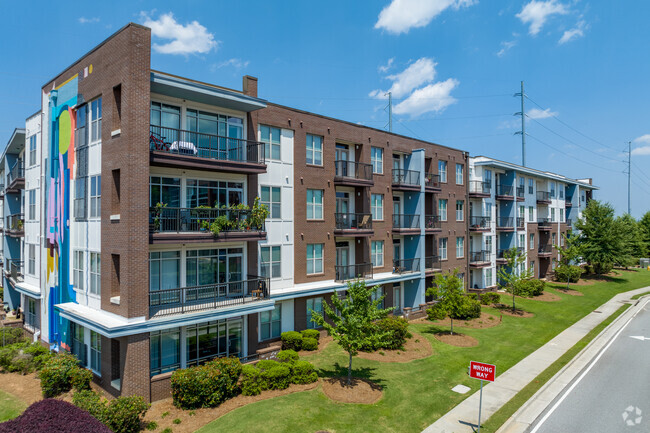 Building Photo - Canalside