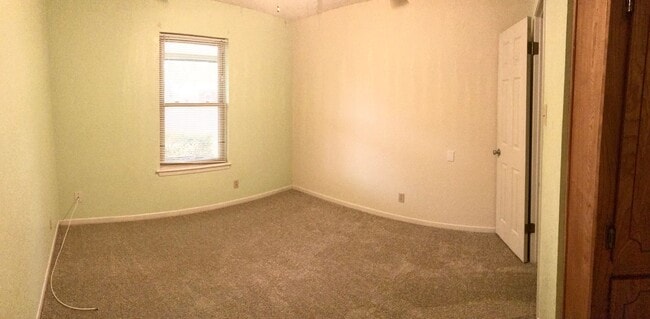 Building Photo - 1803 Fairway Dr