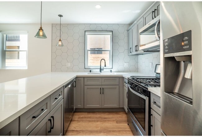 Building Photo - 3412 Bellevue Ave