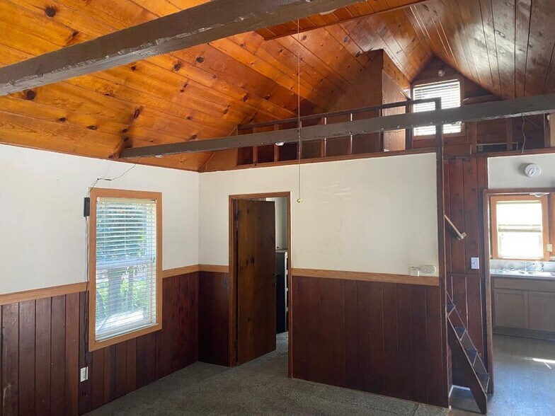 Building Photo - 22662 Seeley Dr