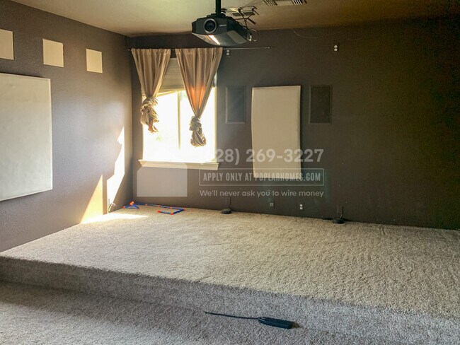 Building Photo - 2734 Macon Dr