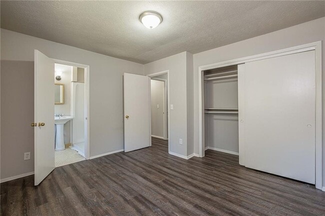 Building Photo - 1798 Dogwood Ct SW