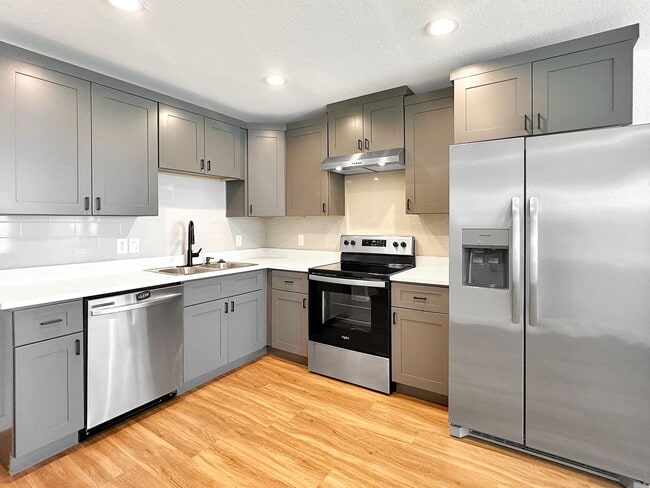 Building Photo - Charming Country Living with Modern Comforts!