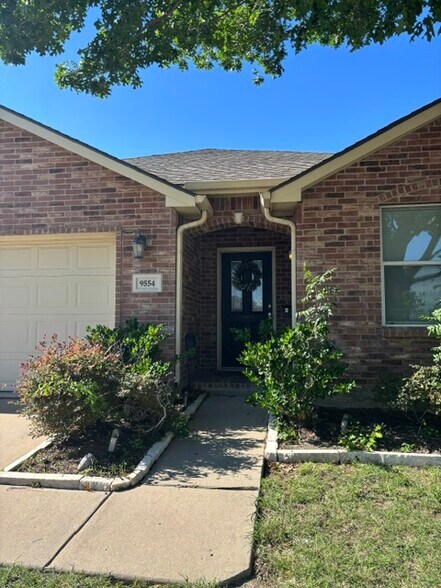 Building Photo - 9554 Byron Drive