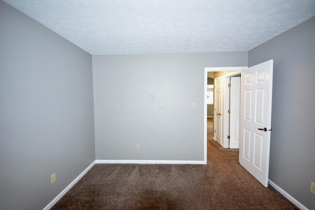 Building Photo - 9610 Claymore Dr