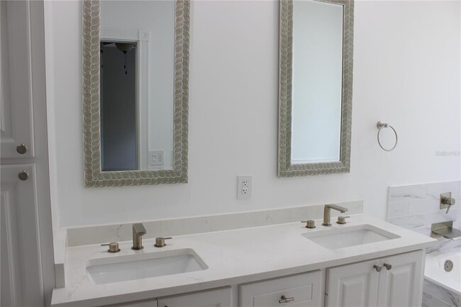 Building Photo - 8110 Cardena Ln