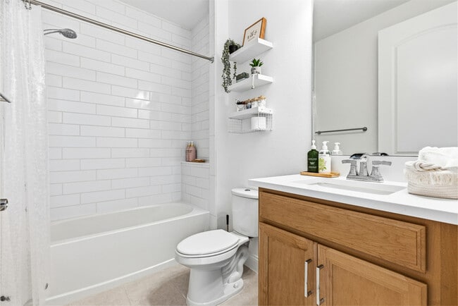 Building Photo - Luxury 5-Bedroom Residence in Eagle Creek with Indoor-Outdoor Living