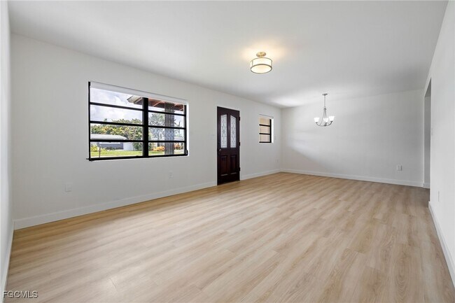 Building Photo - 1575 Grace Ave
