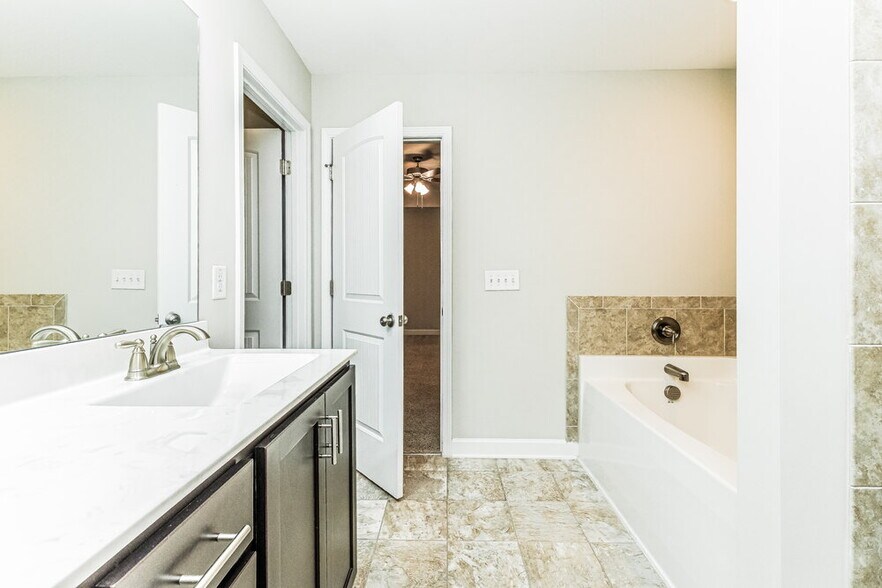 Building Photo - 252 Lanier Pl