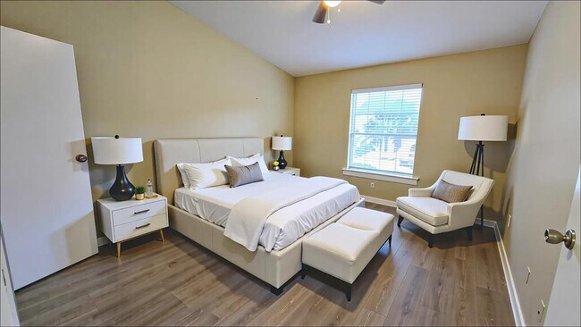 Building Photo - 7400 Bellerive Dr