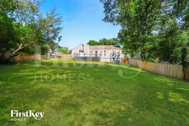 Building Photo - 2715 Welchlawn St