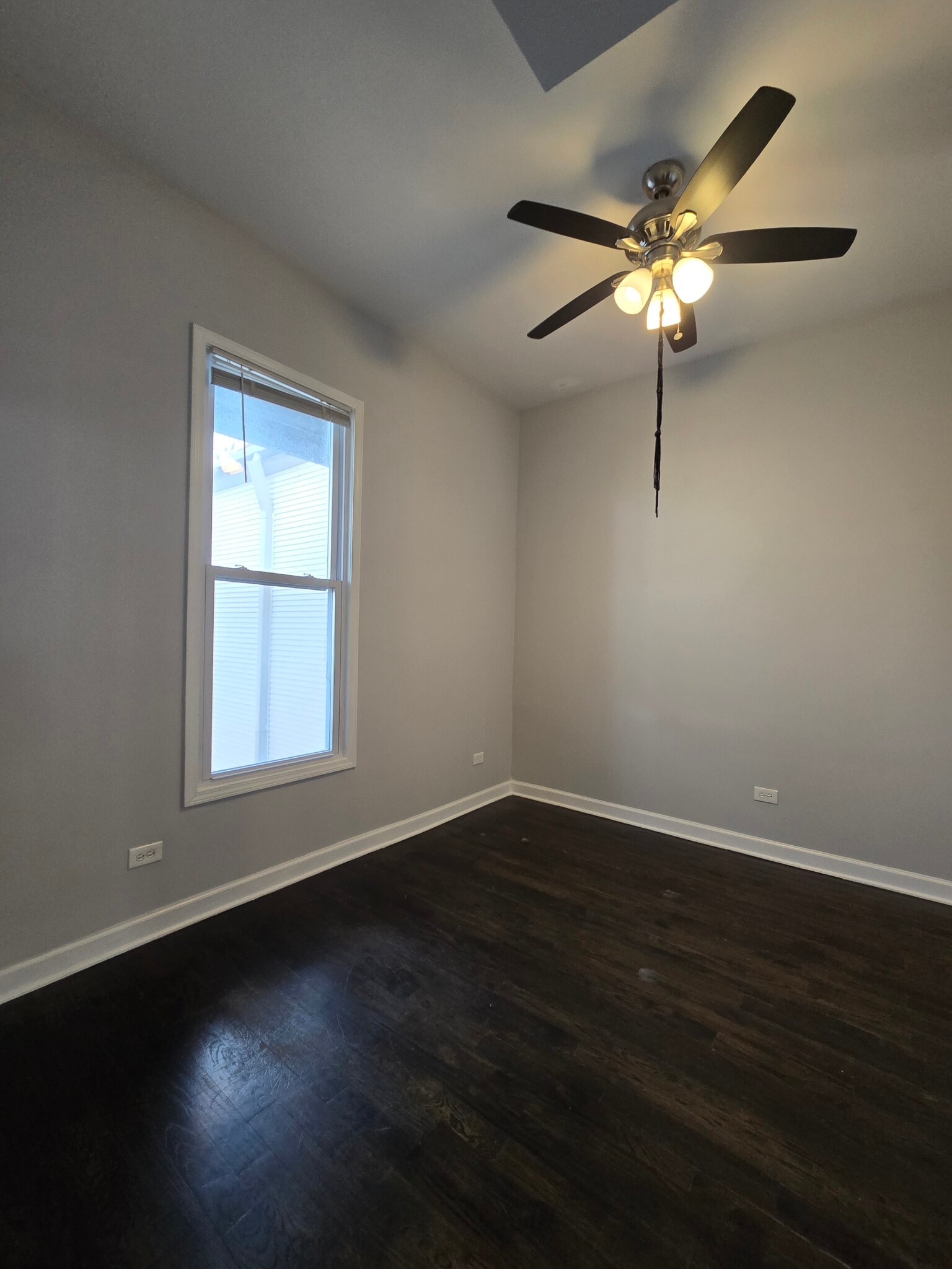 Building Photo - 2414 W Fullerton Ave