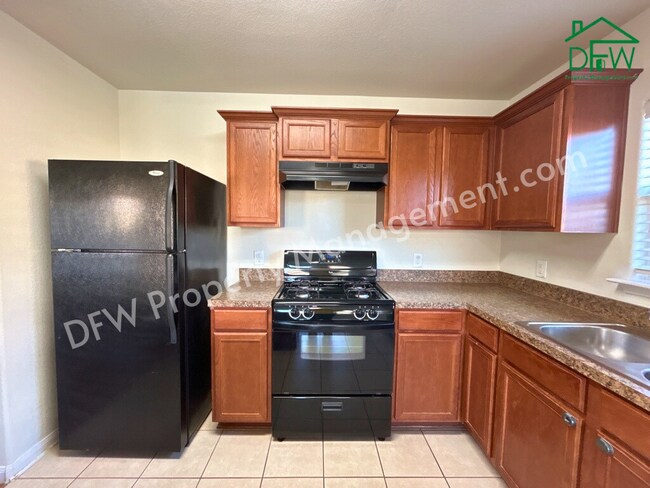 Building Photo - 10009 Iron Ridge Dr