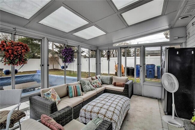 Building Photo - 97 Tartan Ln