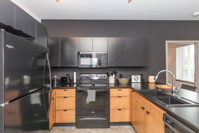 Building Photo - Trail's Bend Apartments and Townhomes