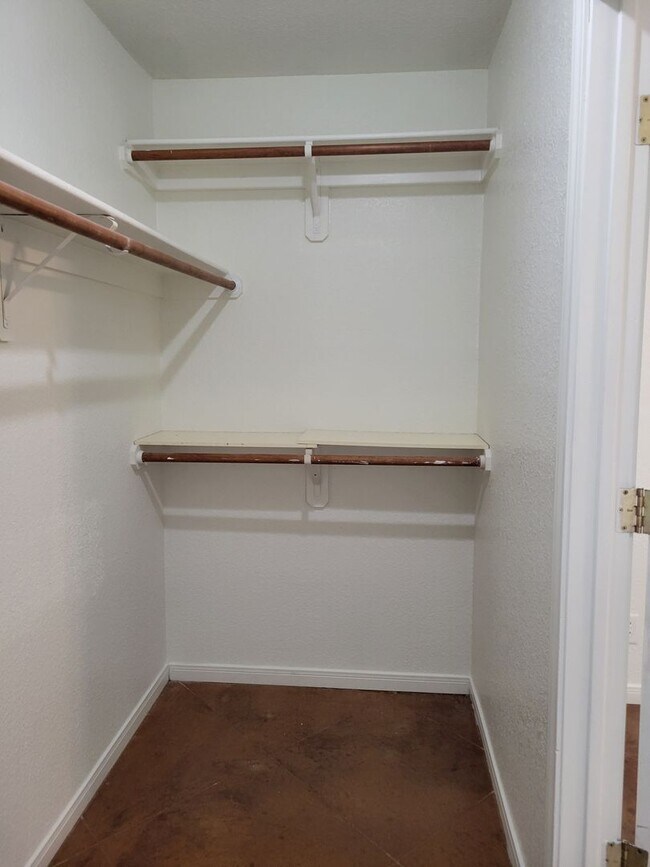 Building Photo - 3503 Dustin Ct