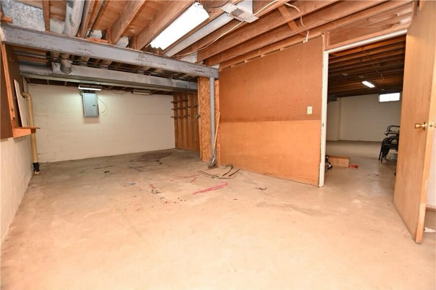 Building Photo - 7015 Keston Cir