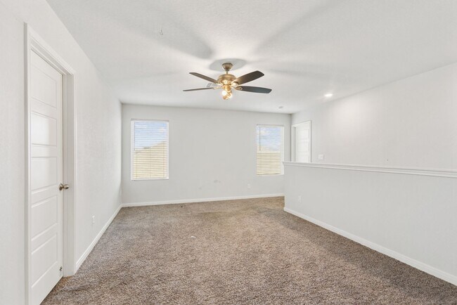 Building Photo - 4 Bedroom/2.5 Bath Paloma Subdivision