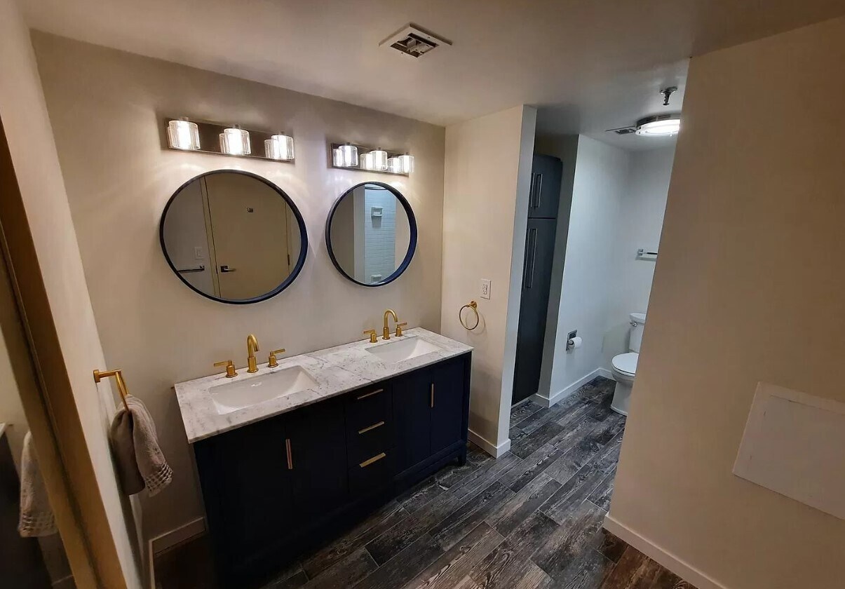 Building Photo - 700 Grand Ave