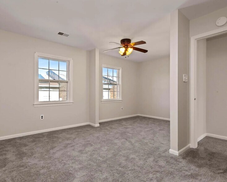 Building Photo - 1902 Curtis Ct SE