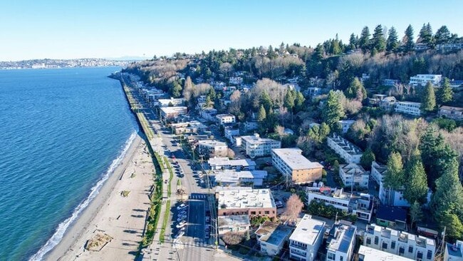 Building Photo - Stunning Air Conditioned Alki Condo Overlooking Majestic Puget Sound!