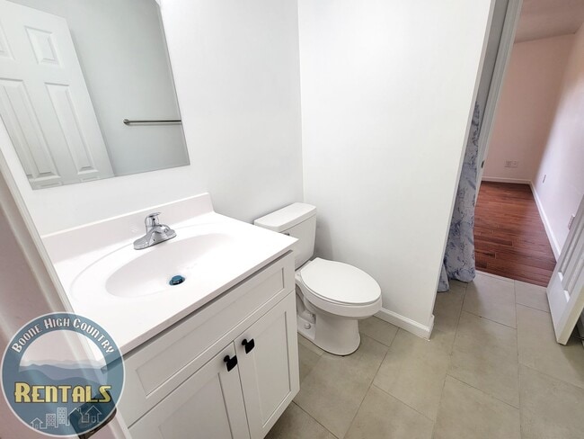 Building Photo - 427 Sugarloaf Rd