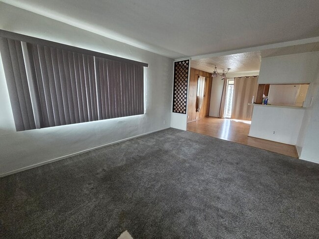 Building Photo - Hawthorne Wiseburn area 3 bdrm 3 ba. home ...