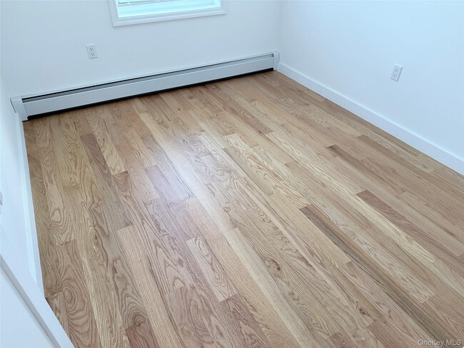 Building Photo - 40-18 50th Ave