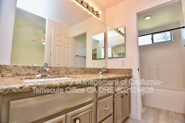 Building Photo - 40442 Clybourne Cir