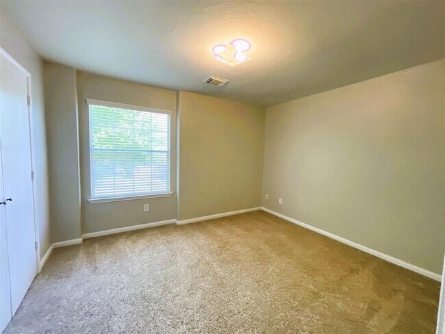 Building Photo - 2518 Hidden Park Ln