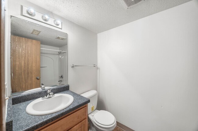 Building Photo - Clover Creek | Standard 2-Bedroom *