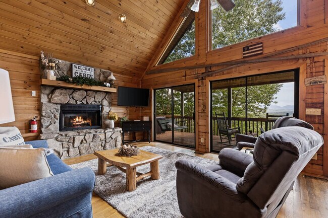 Primary Photo - 120 Hummingbird Way