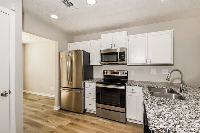 Building Photo - 113 Colemans Bluff Dr