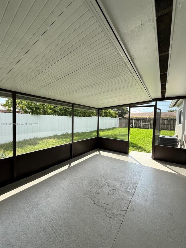 Building Photo - 19433 SW 103rd Ct