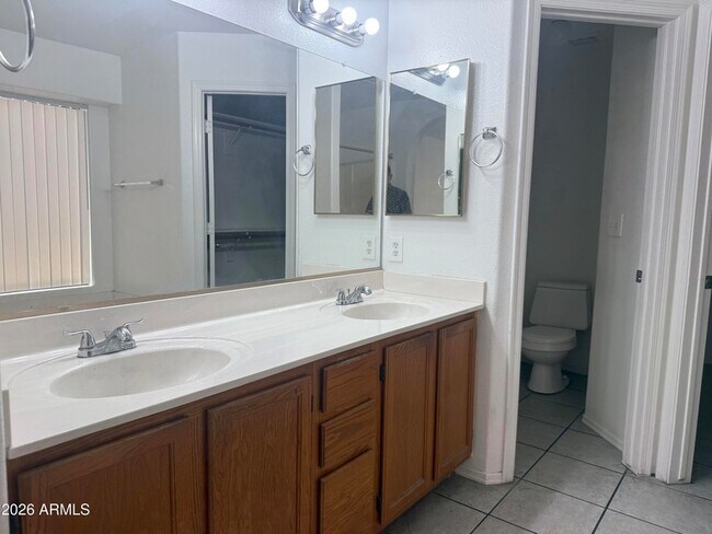 Building Photo - 8743 W Sierra Vista Dr