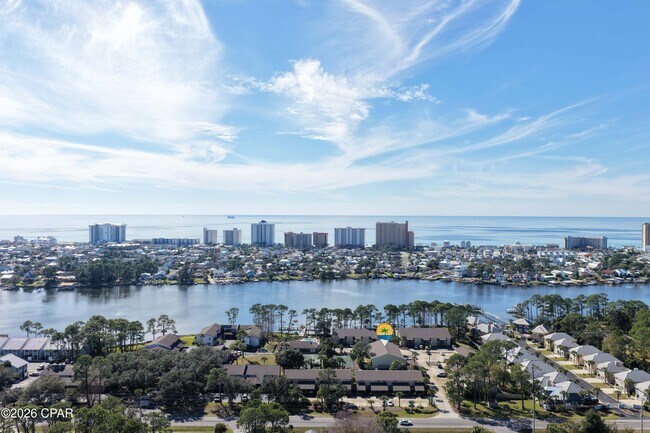 Building Photo - 6903 N Lagoon Dr