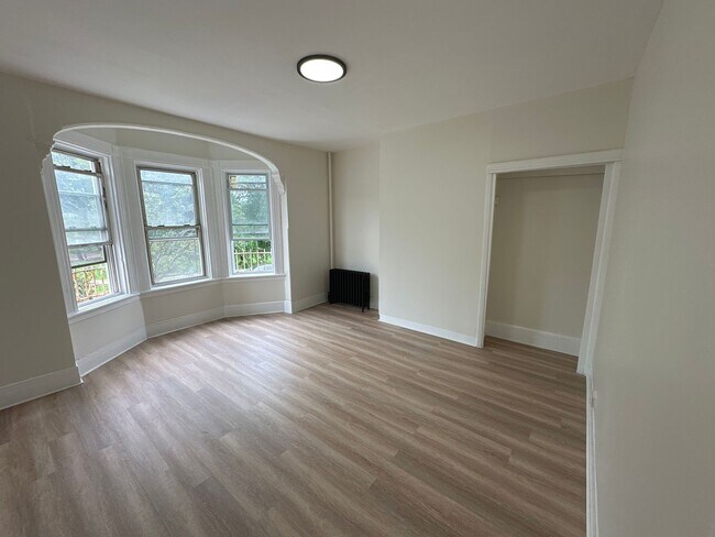 Building Photo - 145 Park Ave