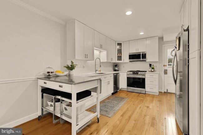 Building Photo - 11612 Galt Ave