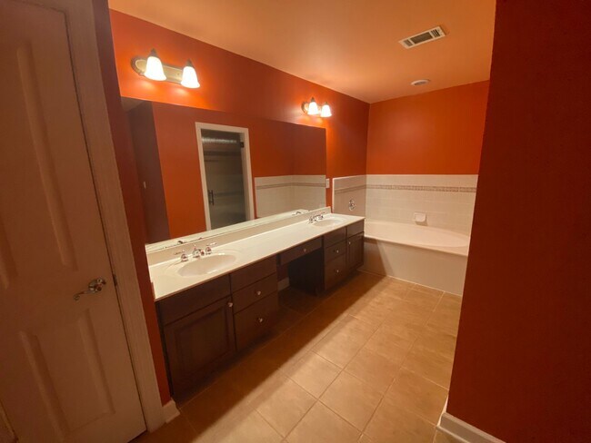 Building Photo - 850 Piedmont ave