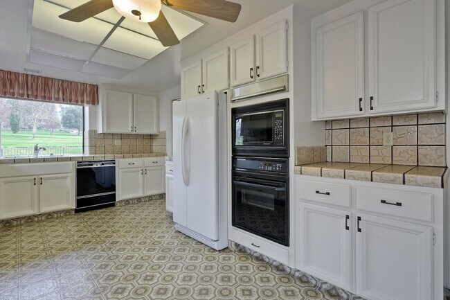 Building Photo - Wow! What a Great Home! Available Soon!