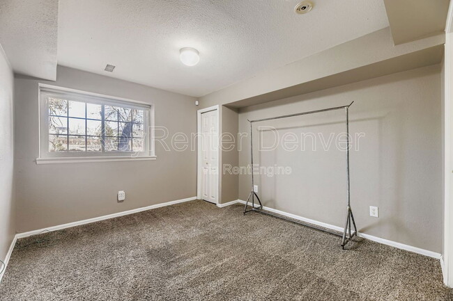 Building Photo - 5906 S Jellison St