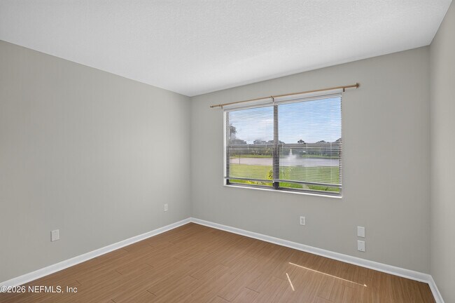 Building Photo - 700 W Pope Rd