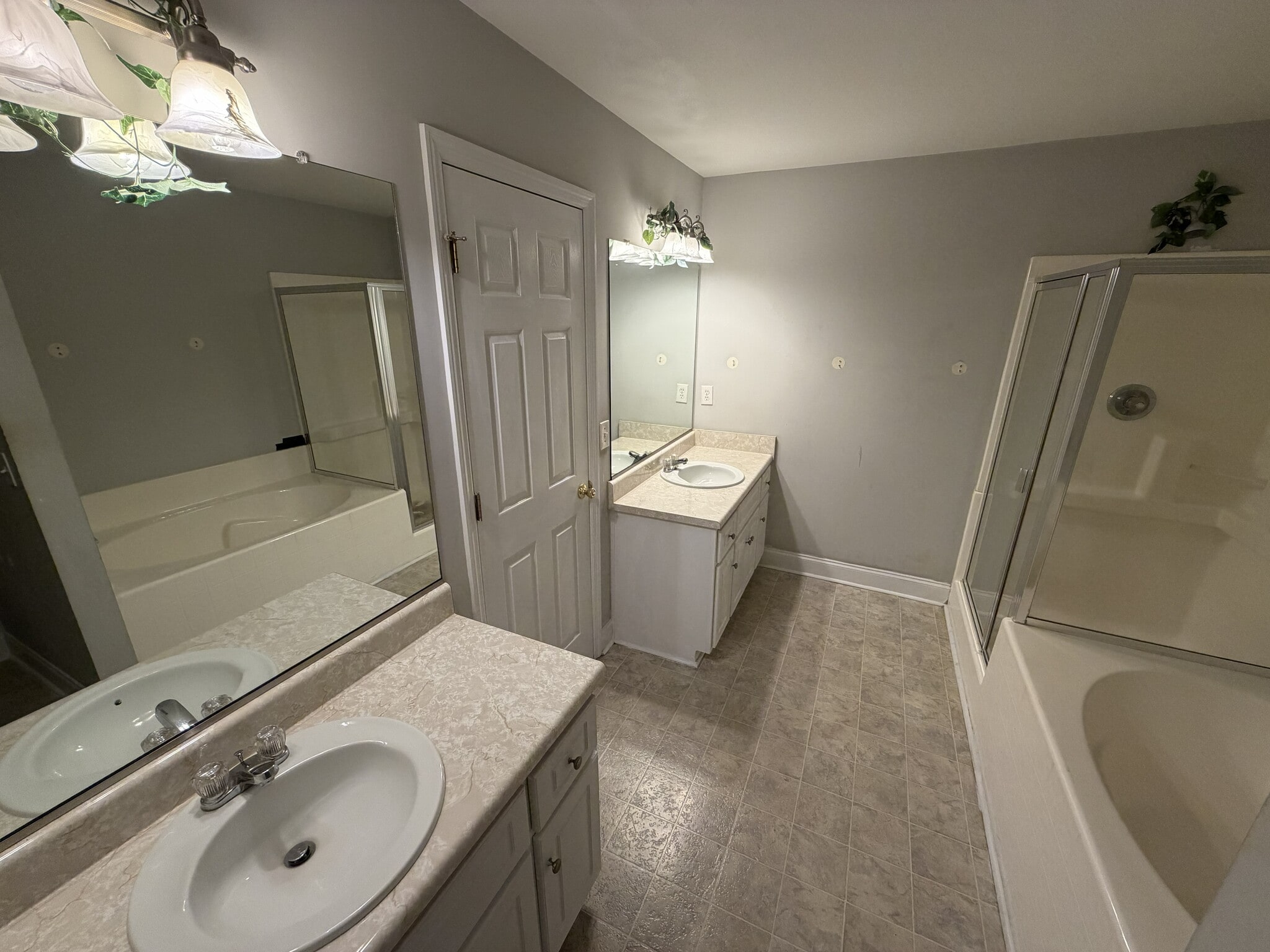 Master Bathroom - 2058 Reserve Ln