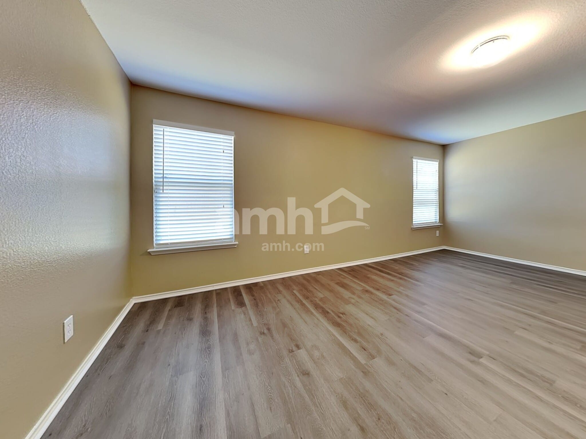 Building Photo - 4610 Elm Point Dr