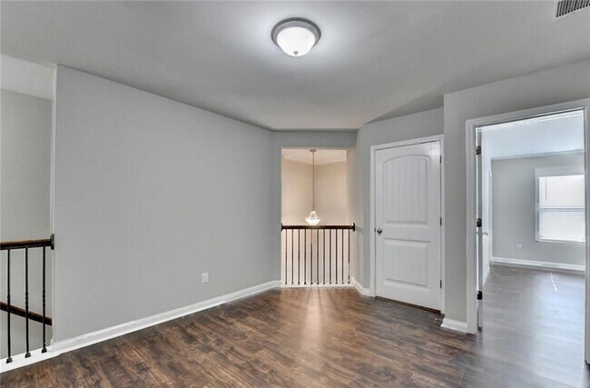 Building Photo - 7245 Heritage Oak Ct