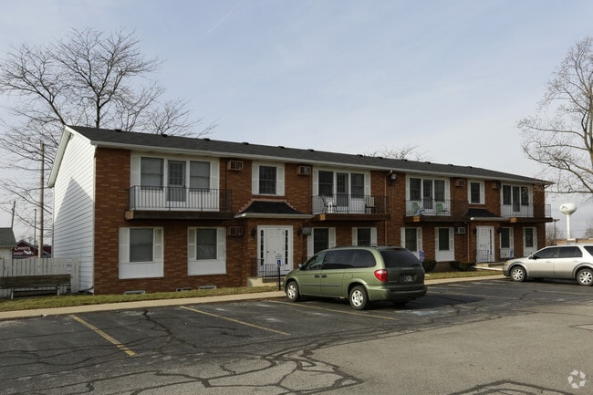 Primary Photo - Eastown Villa Apartments