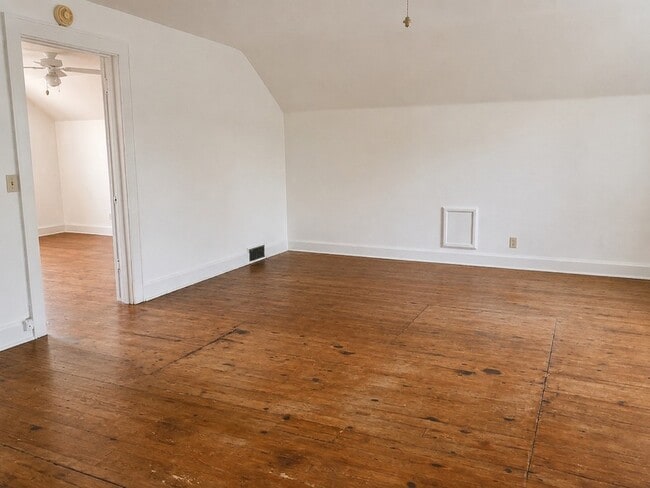Building Photo - 207 7th Ave