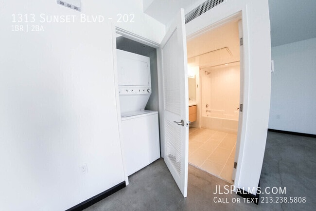 Building Photo - 1313 Sunset Blvd