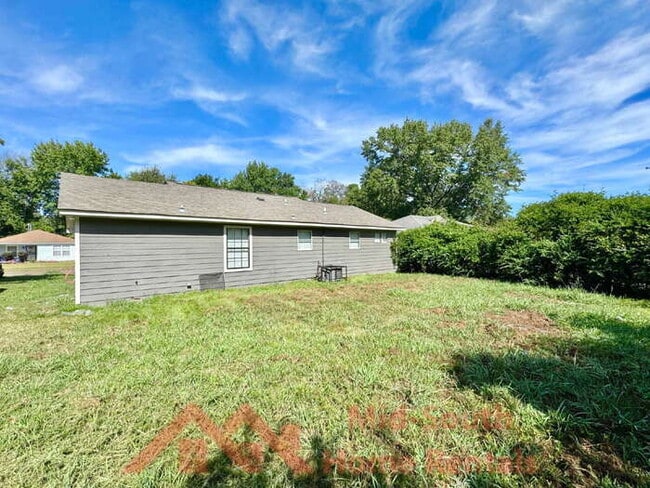 Building Photo - 5168 Corkwood Dr